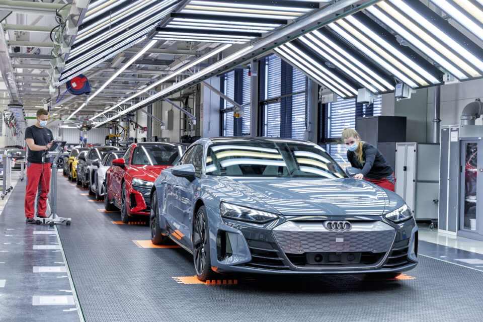 Fábrica de Böllinger Höfe, en la que se fabrica el Audi e-tron GT.