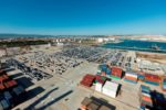 Los paros de los portavehículos dejan los puertos con escasa actividad y empiezan a afectar a los concesionarios
