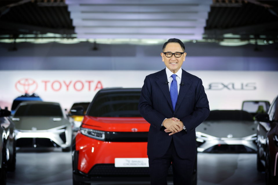 Toyota reduce un 18% su beneficio trimestral, con un +7% de facturación
