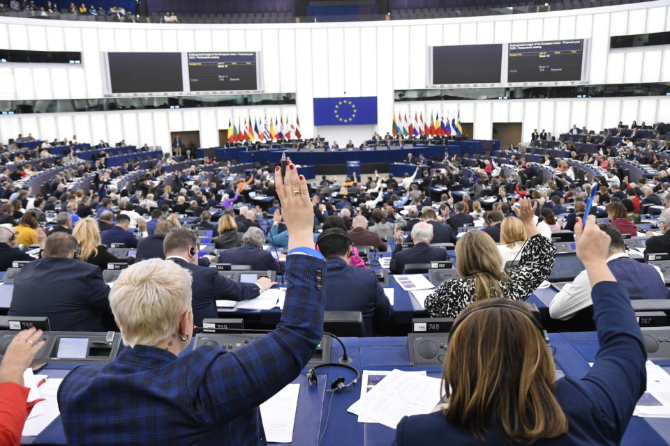 El Parlamento Europeo da luz verde al Reglamento AFIR de infraestructuras de carga