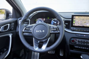 El interior del Kia Xceed ofrece una pantalla de infoentretenimineto de hasta 10,25 pulgadas.