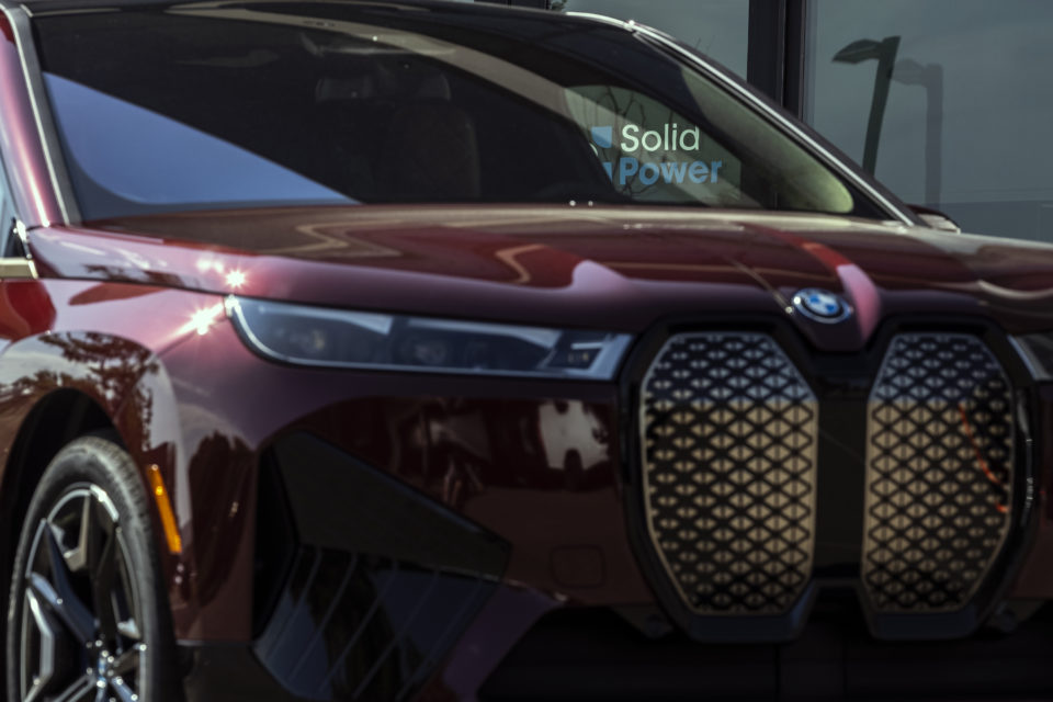 BMW consigue una licencia de Solid Power para fabricar celdas de baterías de estado sólido