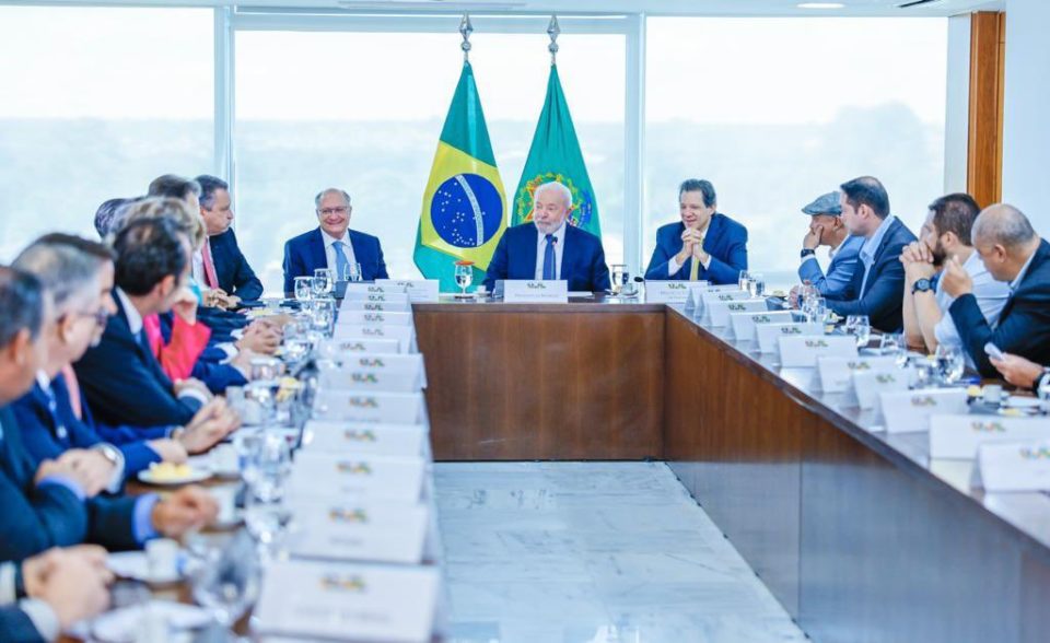 Brasil reducirá los impuestos para ayudar al sector automovilístico
