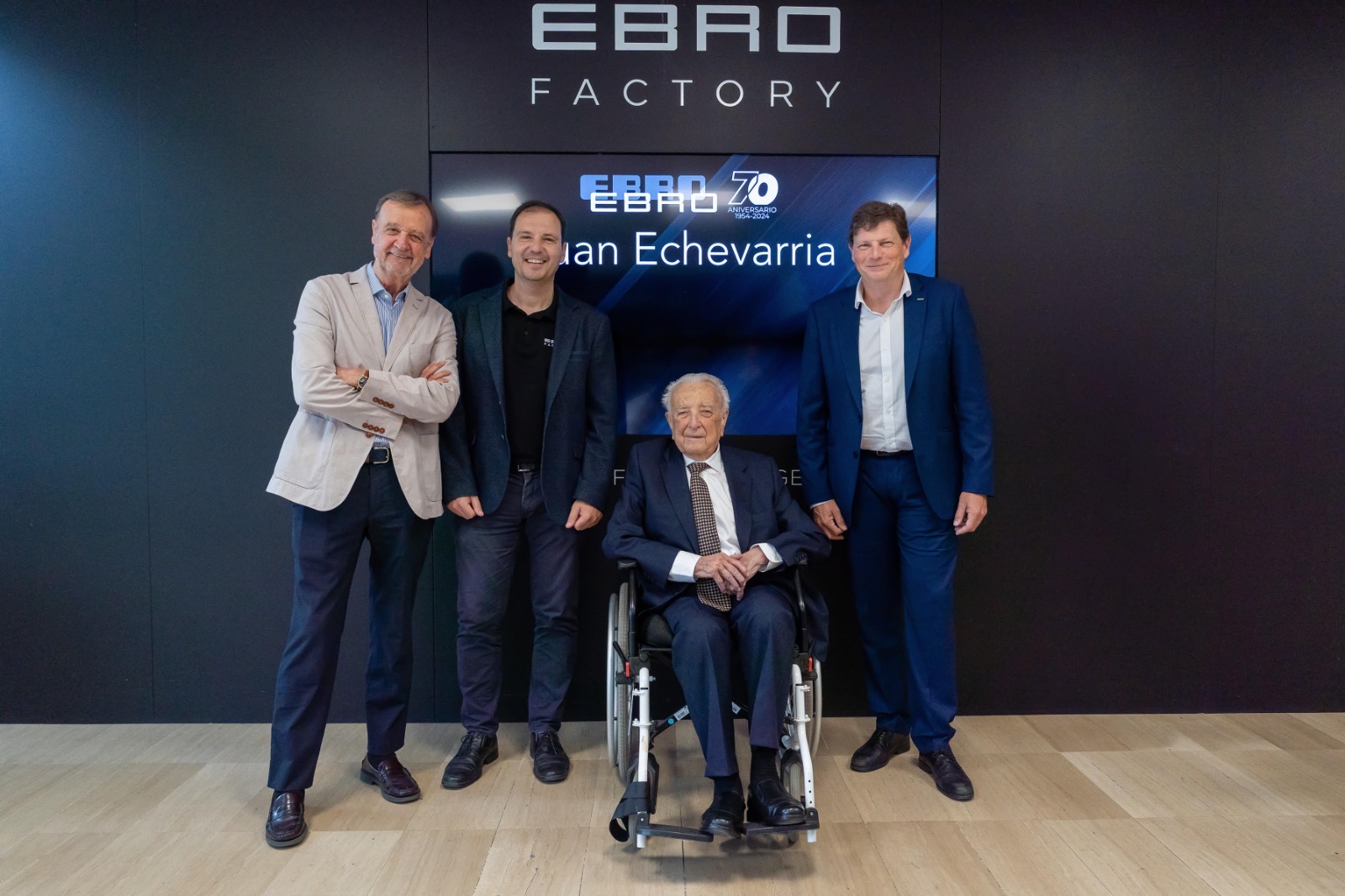 Ebro Barcelona recibe la visita de ex directivos de Nissan.