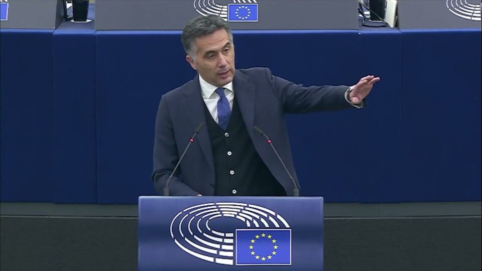 Salini (PPE), ponente de la revisión legislativa del reglamento de emisiones de CO2: «Se trata de una propuesta concreta que combina sostenibilidad y competitividad, sin prejuicios ideológicos».