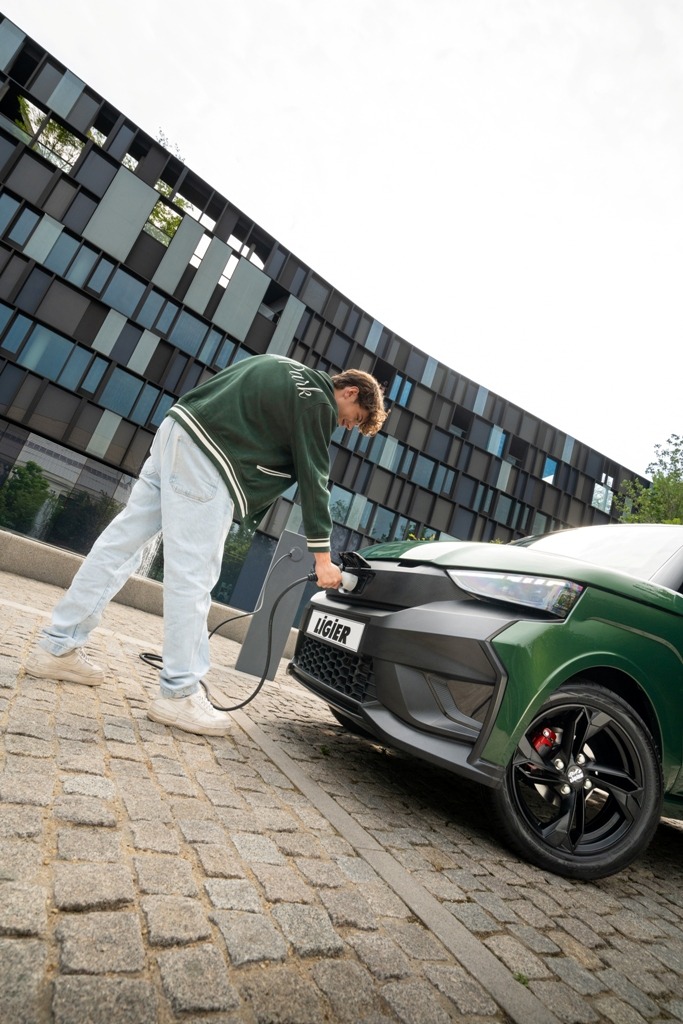Ligier consolida su ADN europeo estrenando una nueva generación de baterías fabricada en Ámsterdam para su gama eléctrica