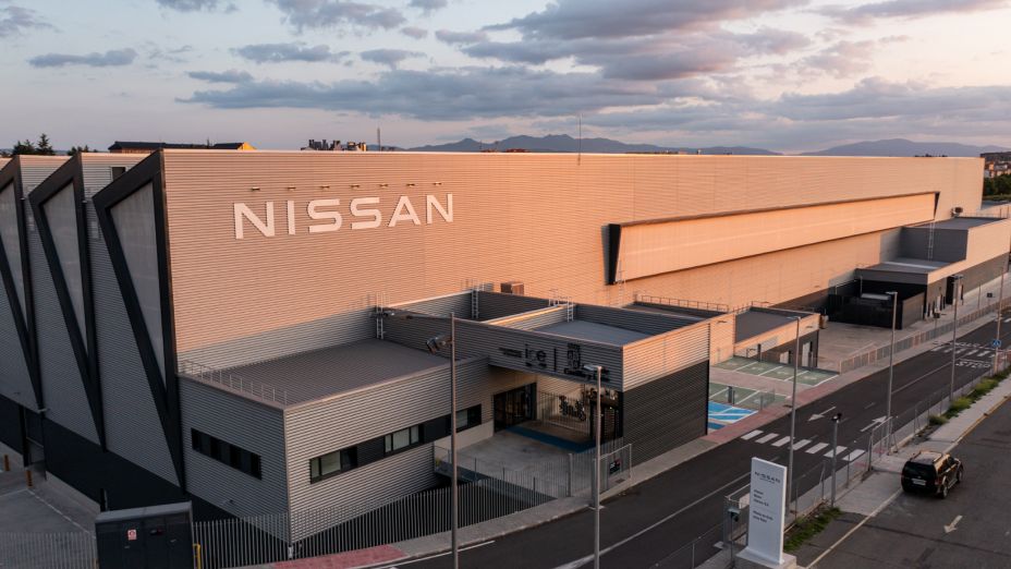 Nissan Ávila