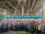 Foto de familia en el acto de celebración del inicio de producción del Leapmotor B10.