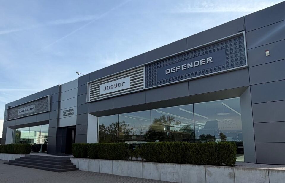 Los concesionarios con las marcas de Land Rover y Jaguar deben adoptar los nuevos estándares antes de marzo
